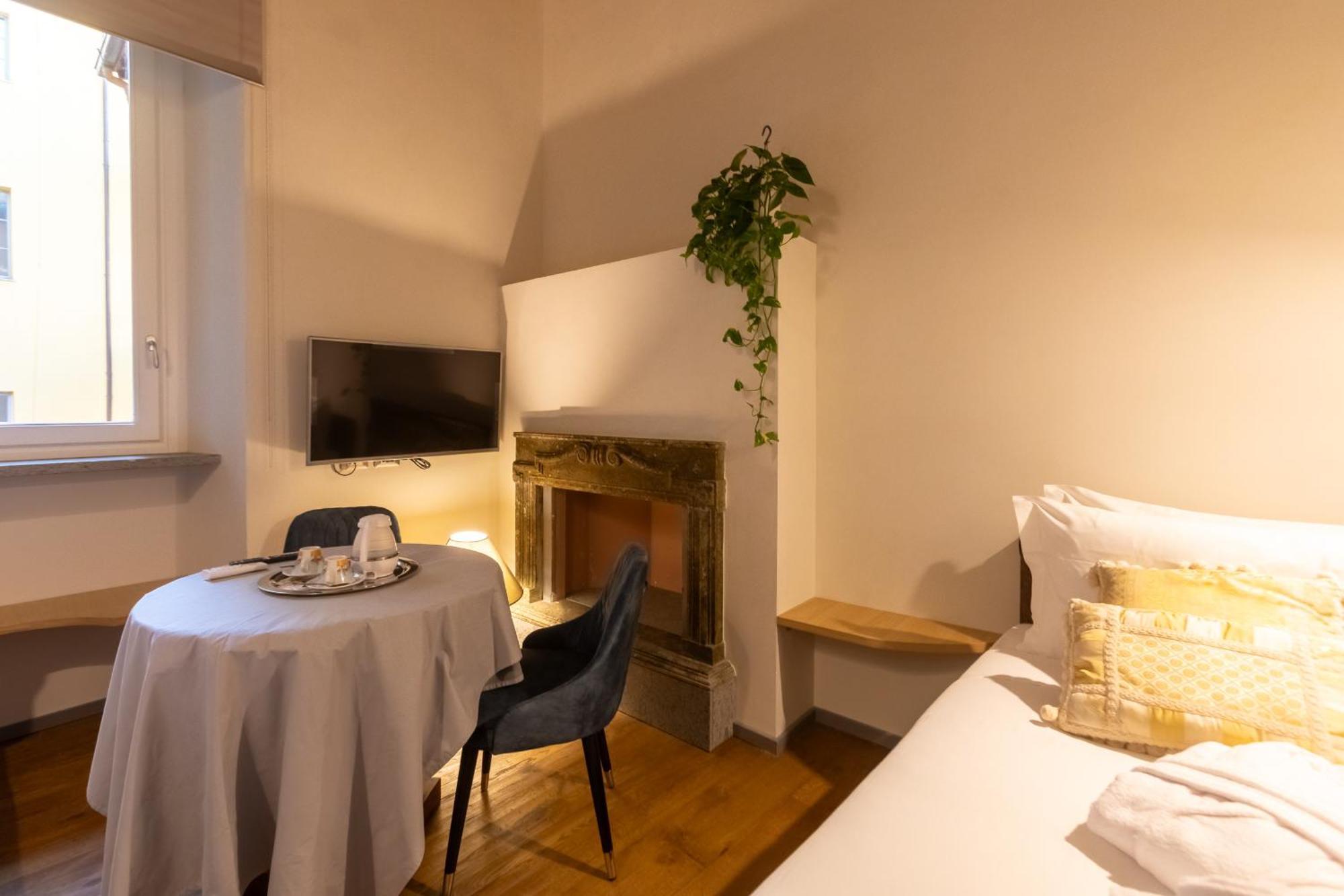 Fontana Di Trevi Roma Luxury Suite Exterior photo